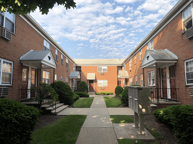 Briarwood Apartments Hekemian & Co.